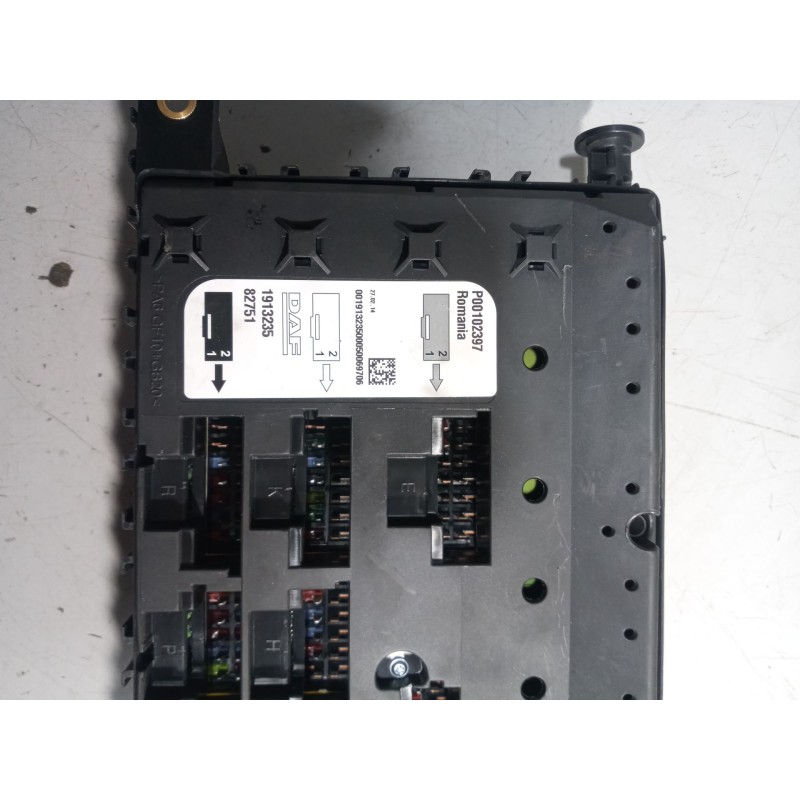 Recambio de caja reles / fusibles para daf serie xf106 referencia OEM IAM 1913235 - Blanco 3