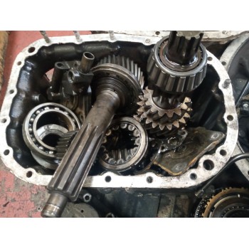 Recambio de despiece caja cambios para man m2000l/m2000m 18.2x4 e2 referencia OEM IAM FS8209AH Y08060 81320036317