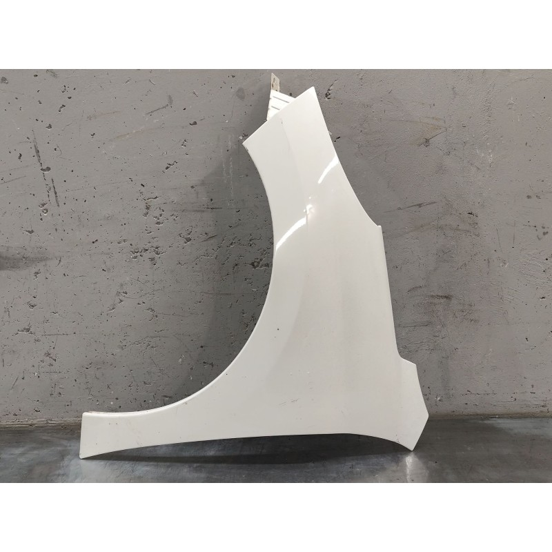Recambio de aleta delantera izquierda para peugeot 207 sw confort referencia OEM IAM   