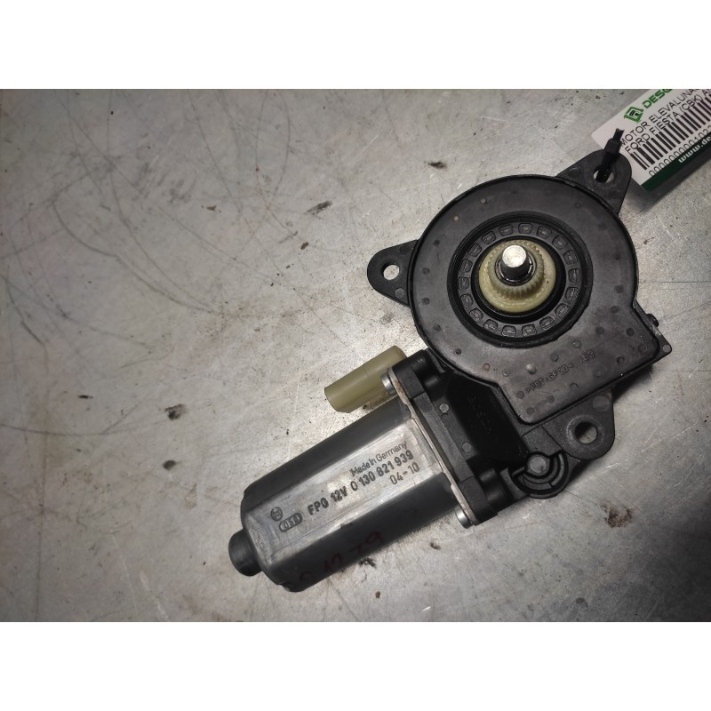 Recambio de motor elevalunas delantero derecho para ford fiesta (cbk) ambiente referencia OEM IAM 130821939  