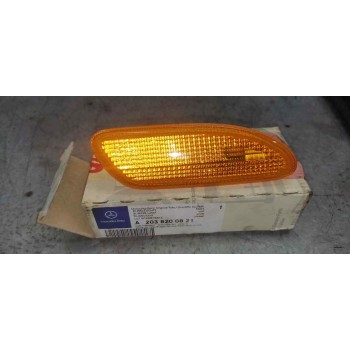 CATADIOPTRICO TRASERO DERECHO A2038200821 