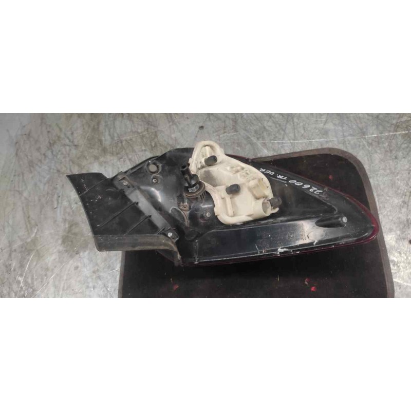Recambio de piloto trasero derecho para opel astra j lim. excellence referencia OEM IAM   4 PINS - Negro 2