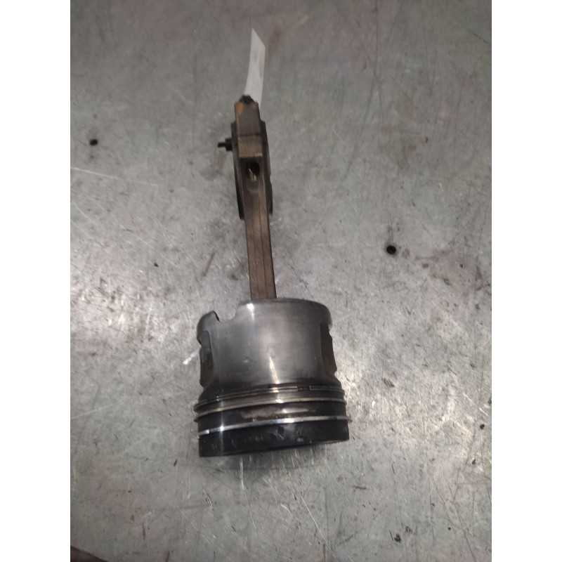 Recambio de piston para bmw serie 5 berlina (e60) 520d referencia OEM IAM - Negro 2