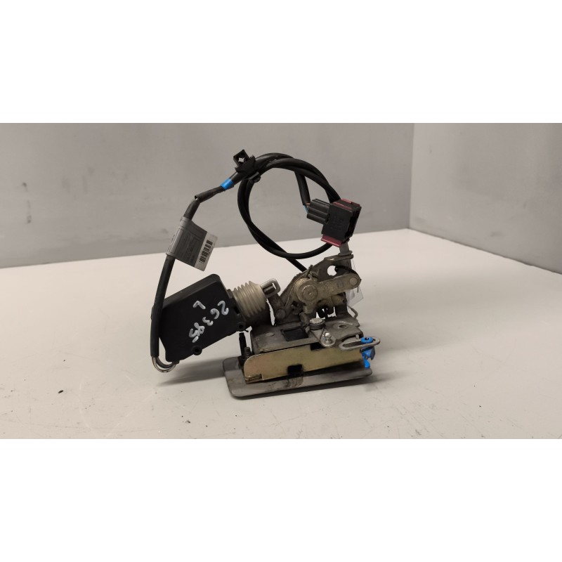Recambio de cerradura puerta delantera izquierda para renault magnum ab diesel referencia OEM IAM 7482280152  