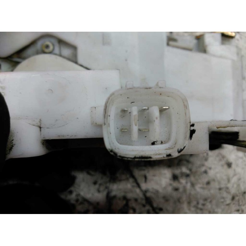 Recambio de cerradura puerta delantera derecha para toyota avensis berlina (t 22) 2.0 d4-d luna (5-ptas.) referencia OEM IAM 4