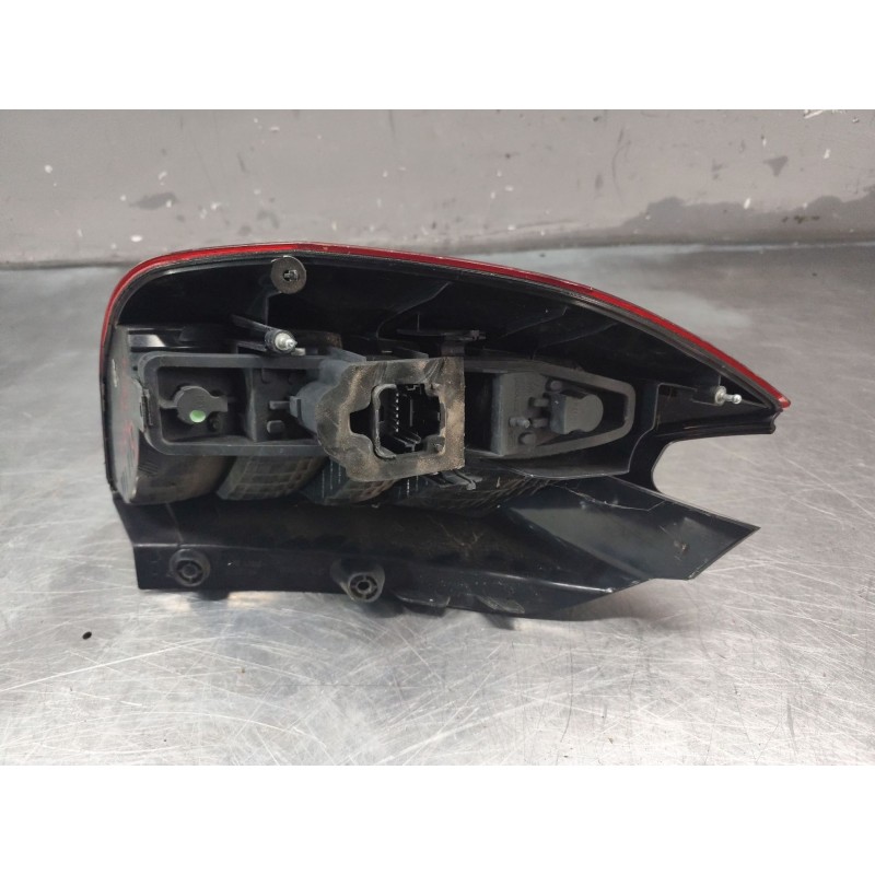 Recambio de piloto trasero derecho para renault scenic ii grand confort dynamique referencia OEM IAM - Plata 2