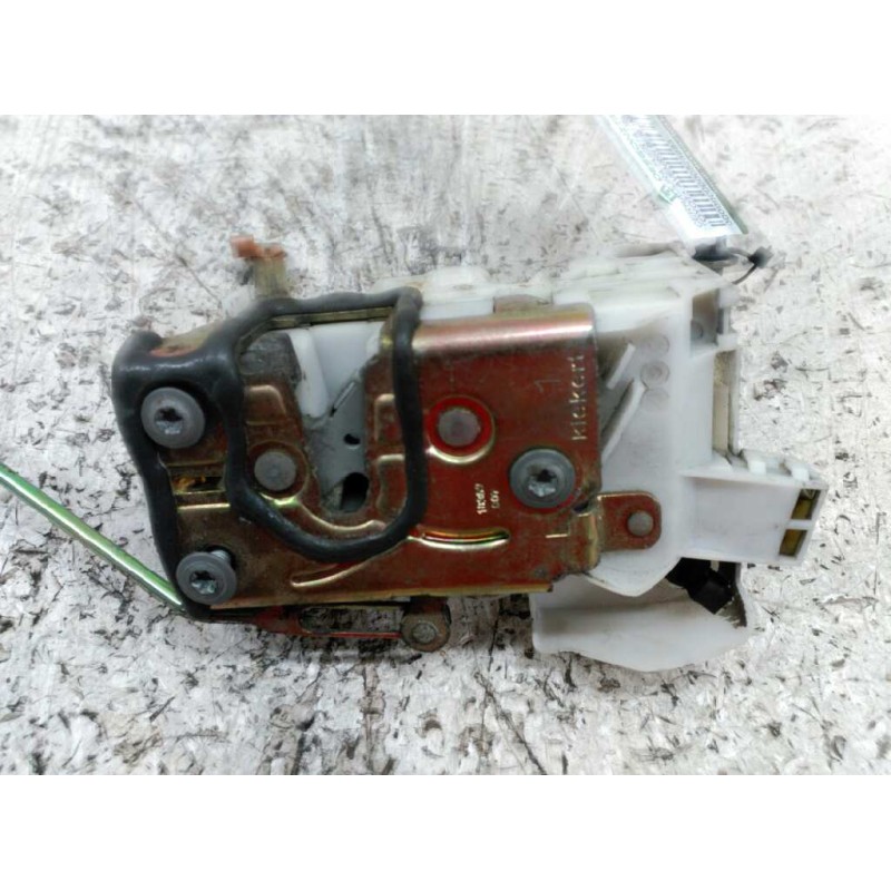 Recambio de cerradura puerta delantera izquierda para toyota avensis berlina (t 22) 2.0 d4-d luna (5-ptas.) referencia OEM IAM 3
