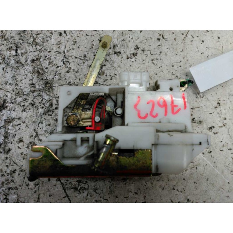 Recambio de cerradura puerta trasera derecha para toyota avensis berlina (t 22) 2.0 d4-d luna (5-ptas.) referencia OEM IAM