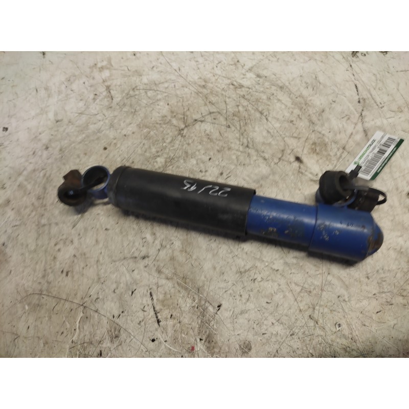 Recambio de amortiguador trasero izquierdo para seat marbella ce referencia OEM IAM X039718240 - Blanco 2