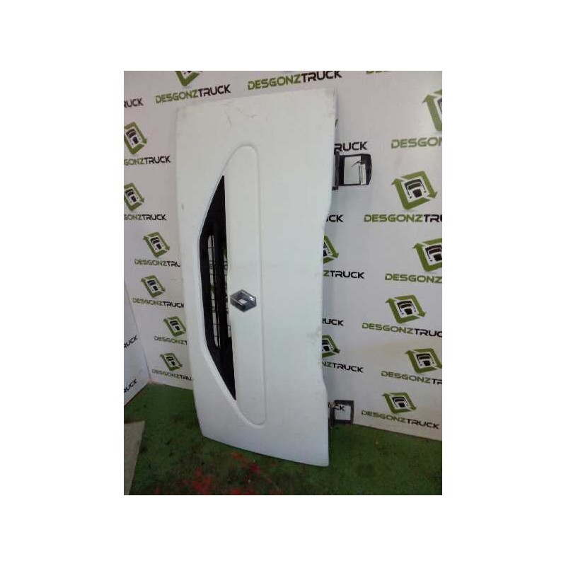 Recambio de calandra para renault trucks midlum 180.12 (174cv) referencia OEM IAM   
