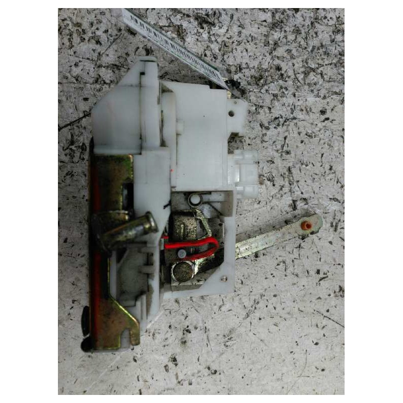 Recambio de cerradura puerta trasera izquierda para toyota avensis berlina (t 22) 2.0 d4-d luna (5-ptas.) referencia OEM IAM