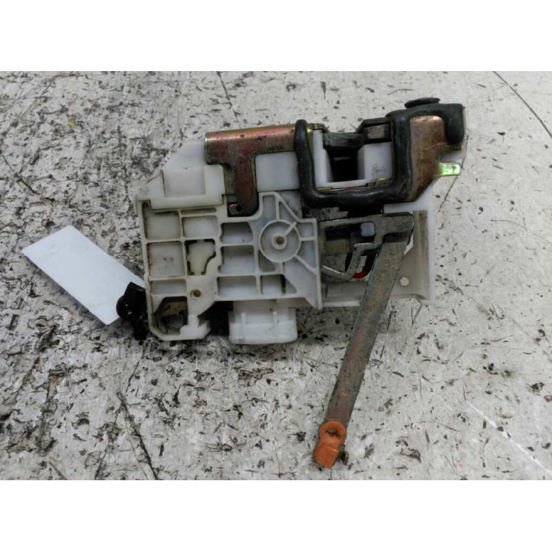 Recambio de cerradura puerta trasera izquierda para toyota avensis berlina (t 22) 2.0 d4-d luna (5-ptas.) referencia OEM IAM 3
