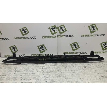 Recambio de rejilla delantera central para daihatsu rocky 2.8 d referencia OEM IAM   