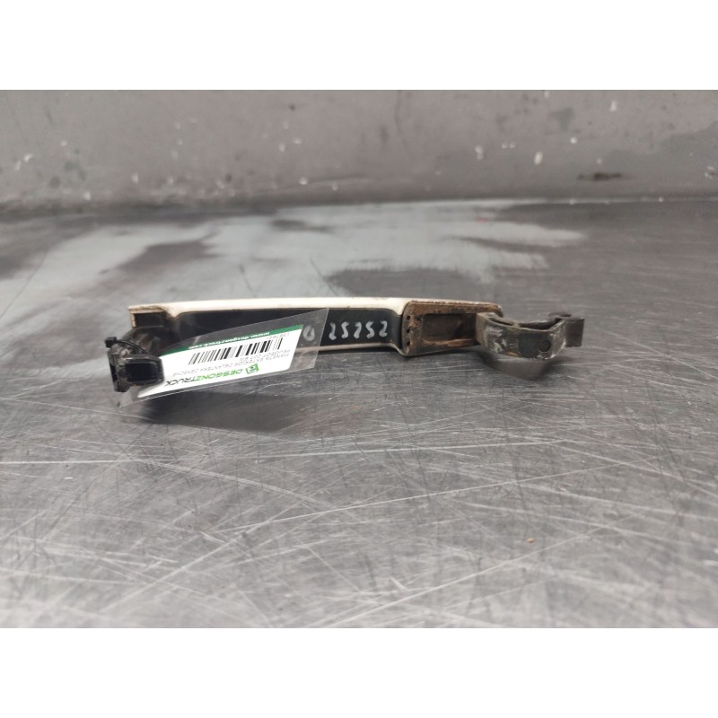 Recambio de maneta exterior delantera derecha para peugeot 207 sw confort referencia OEM IAM - Blanco 2