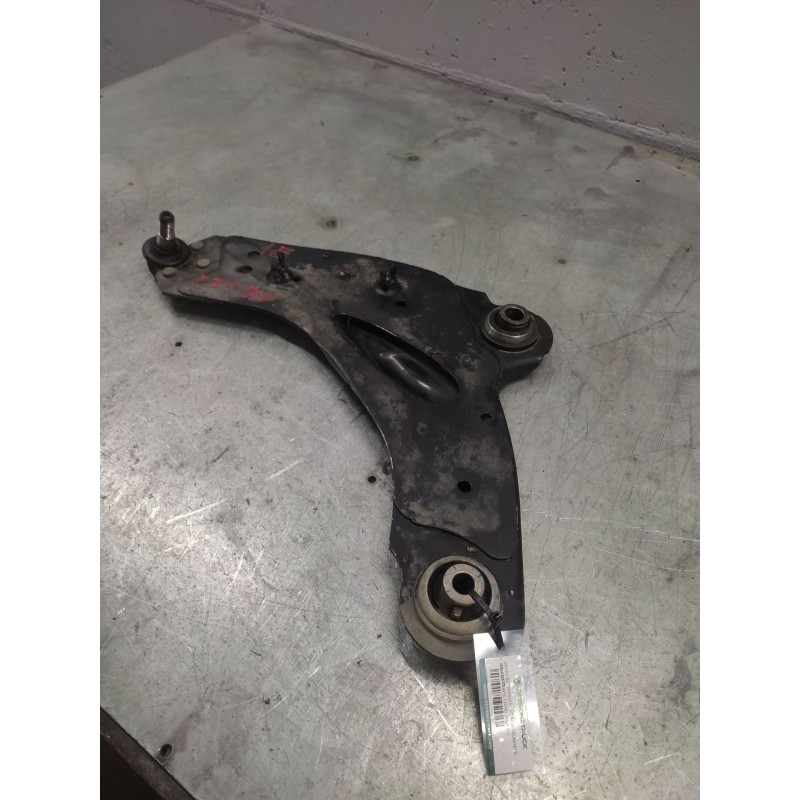 Recambio de brazo suspension inferior delantero izquierdo para renault trafic combi (ab 4.01) 1.9 diesel referencia OEM IAM - Blanco