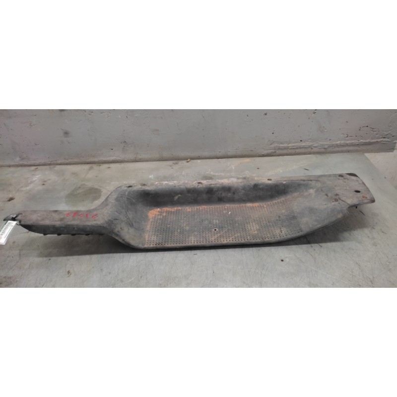 Recambio de peldaño para renault trafic combi (ab 4.01) referencia OEM IAM 8200041182  
