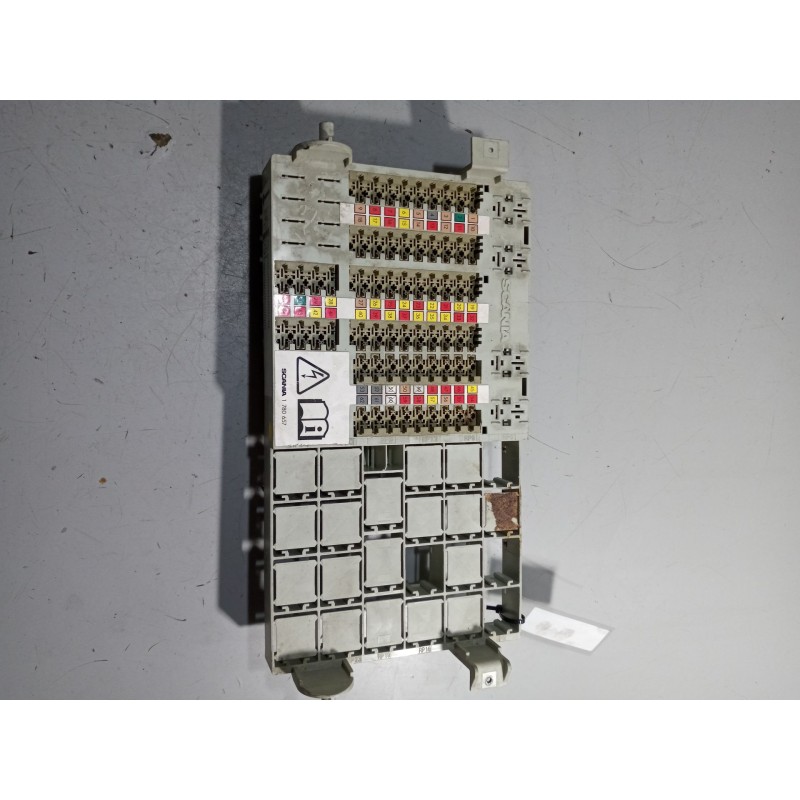Recambio de caja reles / fusibles para scania r i r 480 referencia OEM IAM 1537850 - Blanco 3