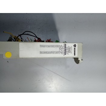 Recambio de caja reles / fusibles para scania r i r 480 referencia OEM IAM 1537850  
