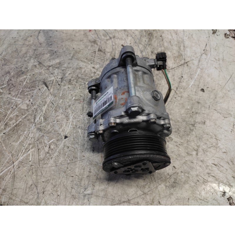 Recambio de compresor aire acondicionado para volkswagen polo berlina (6n2) trendline referencia OEM IAM 6N0820803B  
