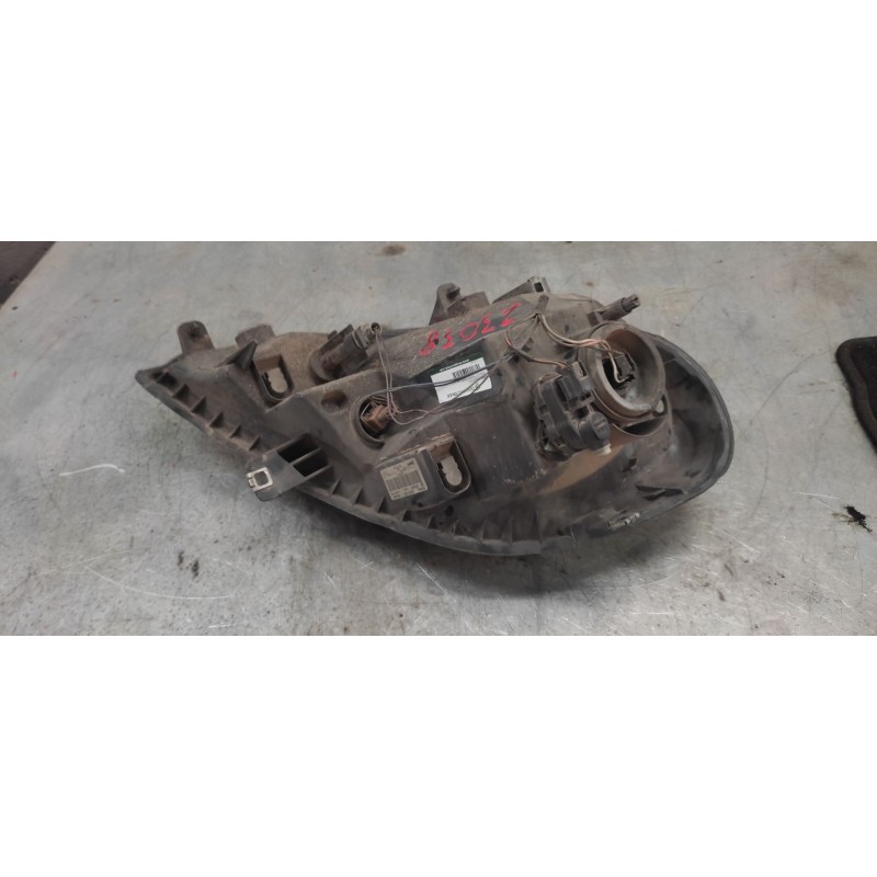 Recambio de faro izquierdo para renault trafic combi (ab 4.01) 1.9 diesel referencia OEM IAM   