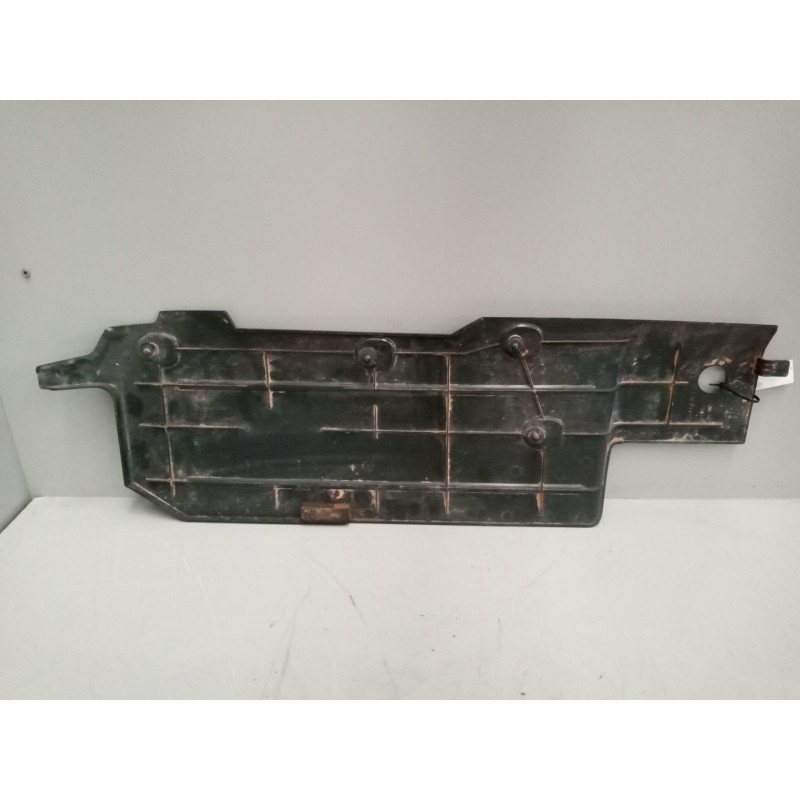 Recambio de molduras delanteras para volvo fh 500 referencia OEM IAM 82446615 - Blanco 2