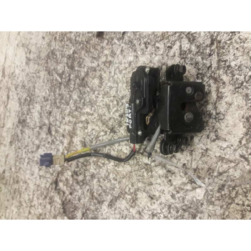 Recambio de cerradura maletero / porton para toyota corolla verso (r1) 1.8 luna referencia OEM IAM  4 PINS