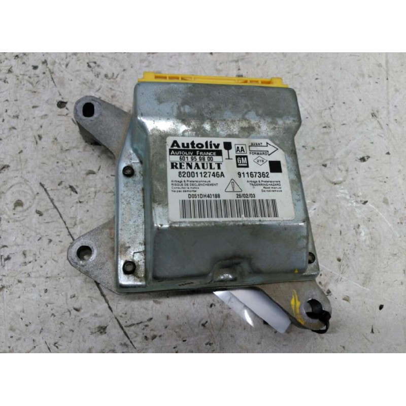 Recambio de centralita airbag para renault trafic combi (ab 4.01) passenger authentique combi corto referencia OEM IAM 820011274 - Blanco