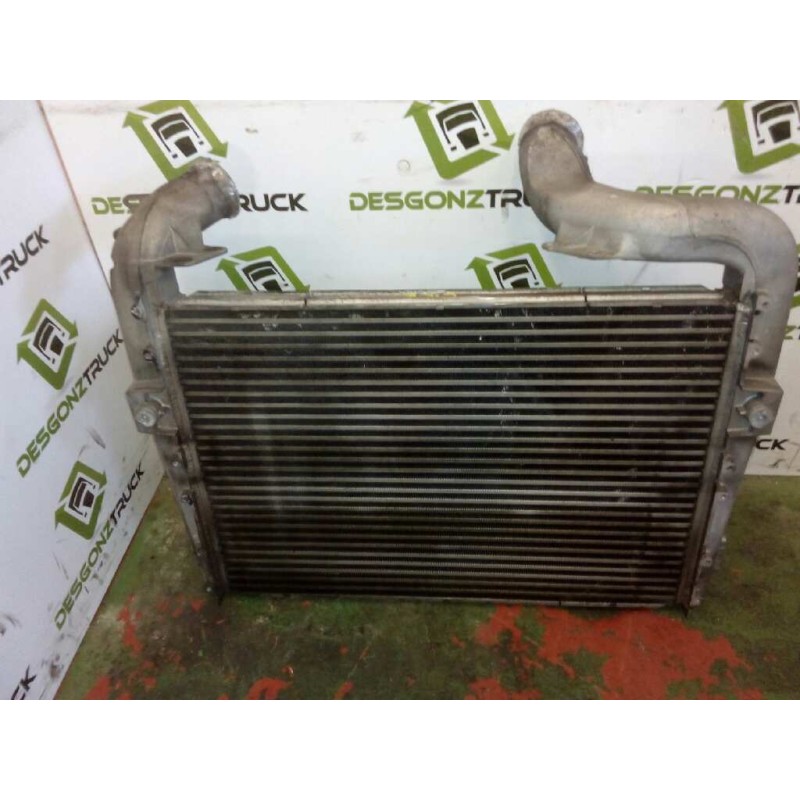 Recambio de intercooler para scania serie p/g/r (d-clase) fsa p380 (4x2) corto cp 13 / 14 b referencia OEM IAM 1766618 127212110 - Blanco