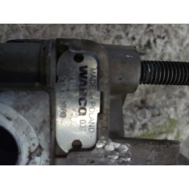 Recambio de valvula aire para scania serie 4 (p/r 144 l) fsa 530 (4x2) e2 corto cr 13 / 14 b referencia OEM IAM 9730110500  VALV - Blanco 2