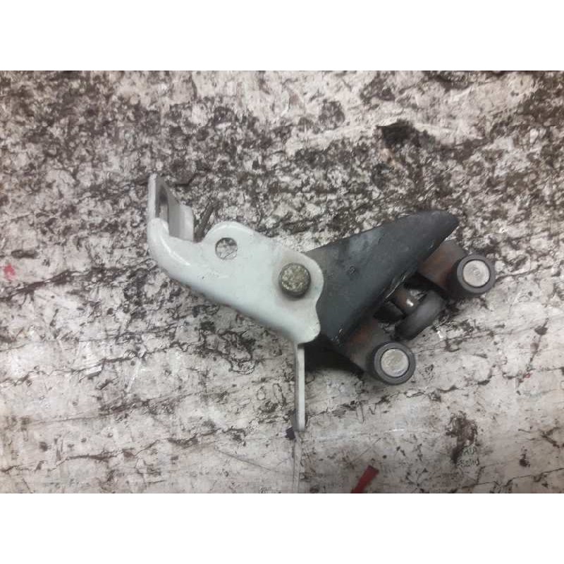 Recambio de bisagra puerta corredera para renault kangoo (f/kc0) referencia OEM IAM 30822270 - Blanco 2