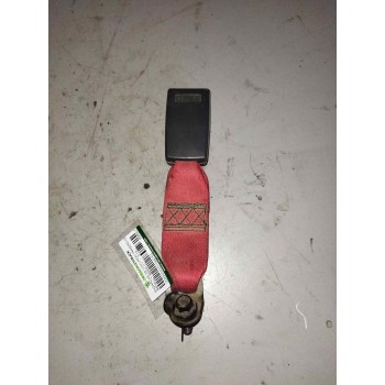 ENGANCHE DE CINTURON TRASERO CENTRAL 86852LC40B 