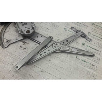 Recambio de elevalunas delantero derecho para opel corsa c referencia OEM IAM 13173074  