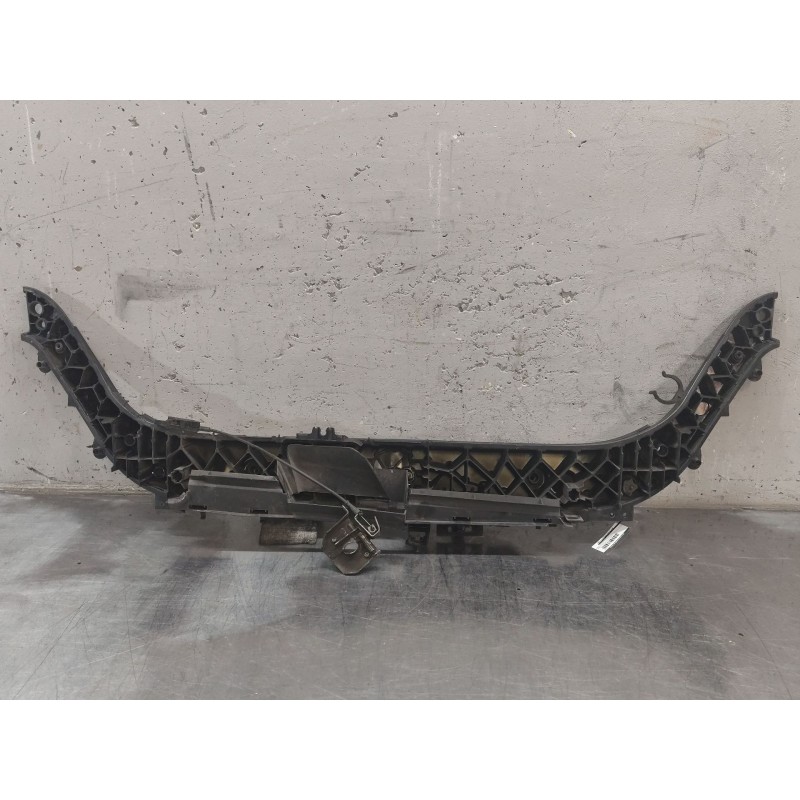 Recambio de panel frontal para renault rapid/express (f40) 1.4 familiar (f402/40m) referencia OEM IAM - Blanco 3