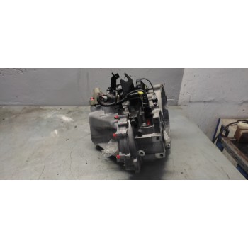 Recambio de caja cambios para hyundai accent (mc) gl referencia OEM IAM P61763  