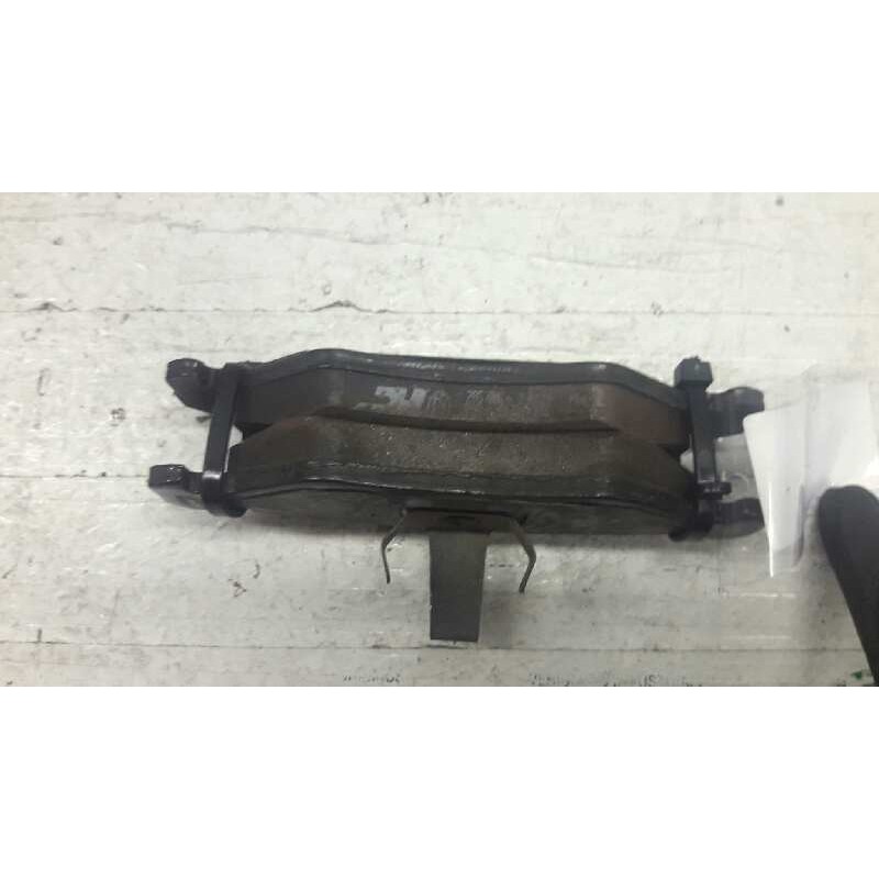 Recambio de pastillas de freno delanteras para ford fiesta berl./courier surf referencia OEM IAM - Blanco 2