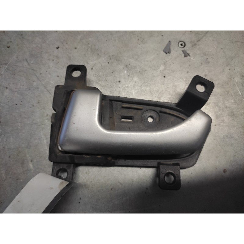 Recambio de maneta interior delantera izquierda para kia sportage concept 4x2 referencia OEM IAM 826103U000