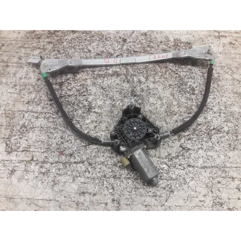 Recambio de elevalunas delantero derecho para renault clio ii fase i (b/cbo) 1.9 d referencia OEM IAM 7700842240G 0130821691 2 P - Blanco