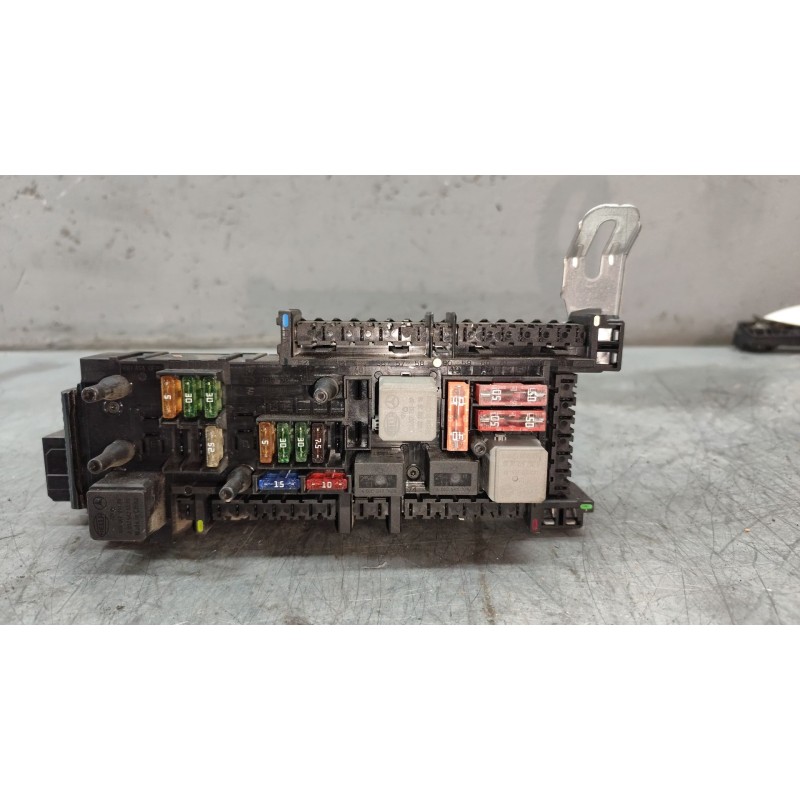 Recambio de caja reles / fusibles para mercedes-benz clase e (w212) lim. e 200 cdi blueefficiency (212.005) referencia OEM IAM 2 - Blanco