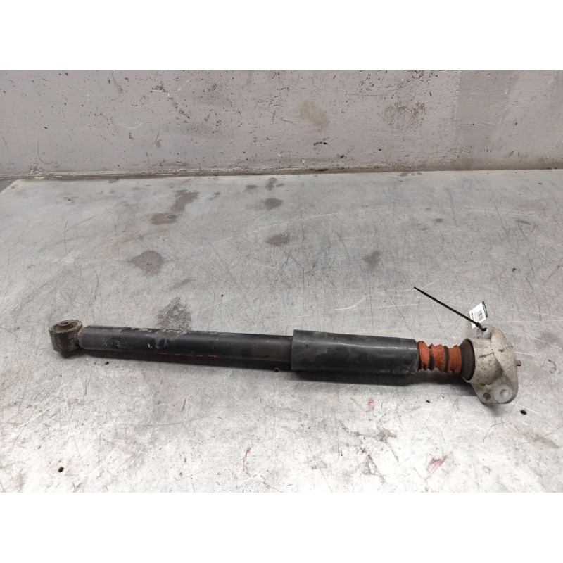 Recambio de amortiguador trasero para volkswagen golf iv berlina (1j1) 1.9 tdi referencia OEM IAM - Blanco 3