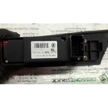 Recambio de mando elevalunas delantero derecho para mazda 3 berlina (bk) 1.6 crdt active referencia OEM IAM   