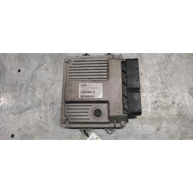 Recambio de centralita motor uce para fiat punto berlina (188) 1.3 16v multijet feel referencia OEM IAM 55195817 7160005300 - Rojo