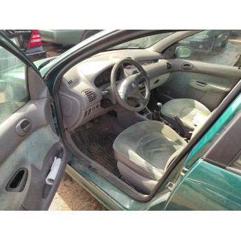 peugeot 206 berlina del año 2000