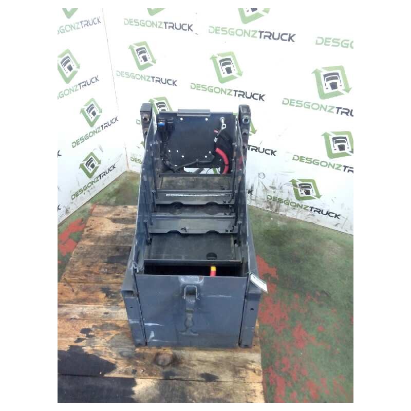 Recambio de soporte bateria para renault premium route 2006 fas 4x2 larga distancia referencia OEM IAM  CAJON BATERIAS 