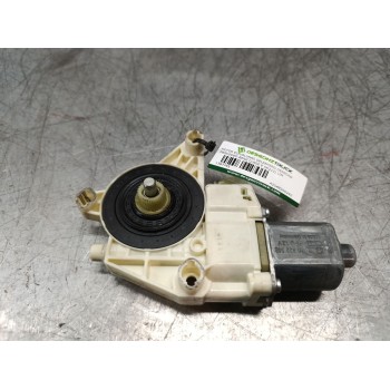 MOTOR ELEVALUNAS DELANTERO DERECHO A2048200242 