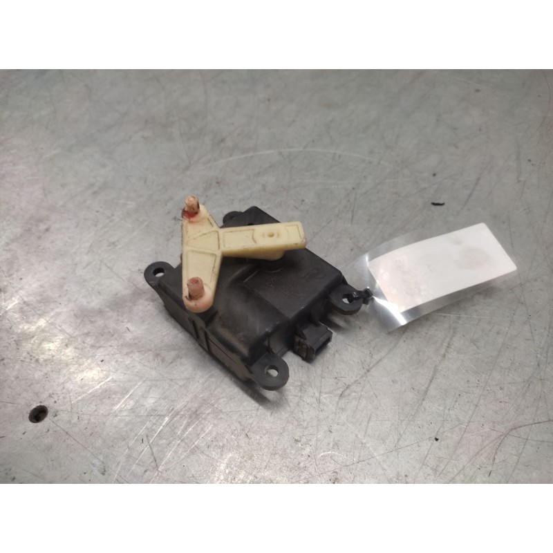 Recambio de motor apertura trampillas climatizador para nissan primera berlina (p12) acenta referencia OEM IAM 3T05030820  3 PIN 2