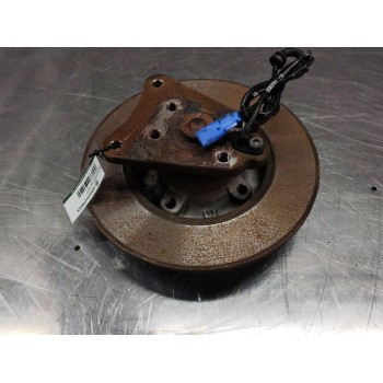 Recambio de buje trasero izquierdo para peugeot 208 i (ca_, cc_) 1.2 thp 110 referencia OEM IAM   