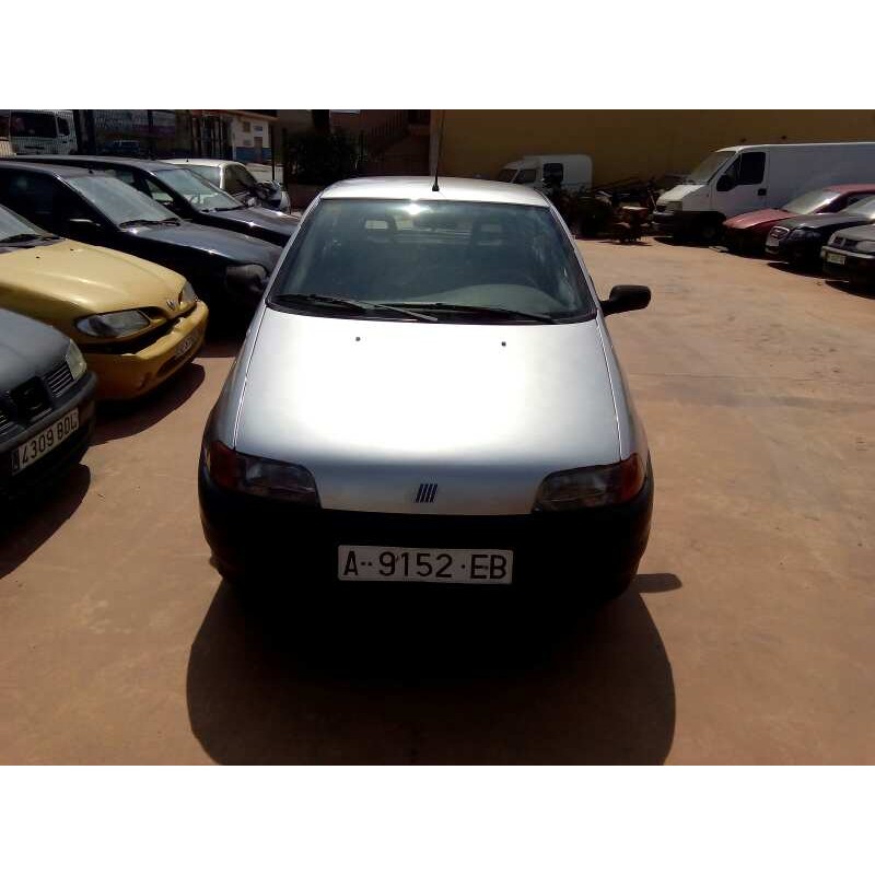 FIAT PUNTO BERLINA (176)