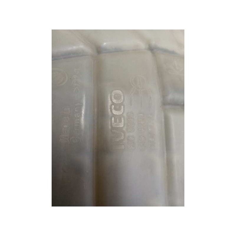 Recambio de deposito expansion para iveco eurotech (mp) 9.5 diesel referencia OEM IAM 8168290 - Blanco 2