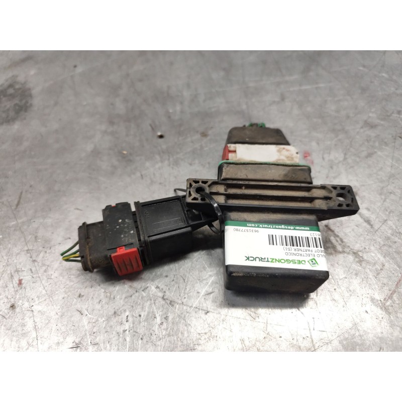 Recambio de modulo electronico para peugeot partner (s1) combispace referencia OEM IAM 9631577780 2