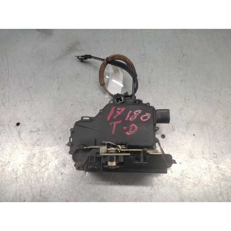 Recambio de cerradura puerta trasera derecha para volkswagen bora berlina (1j2) highline 4motion referencia OEM IAM  6 PINS 2